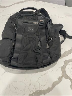 TUMI ビジネスバッグ ブラック　ASHTON モリソン Tumi - Ashton Morrison Leather Backpack | Story + Rain
